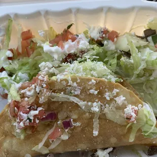 Crispy taco w/ carne asada...sooo yummy!!