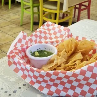 Chips with green salsa