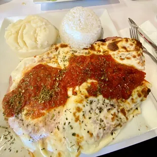 Milanesa Napolitana with Mashed Potatoes.