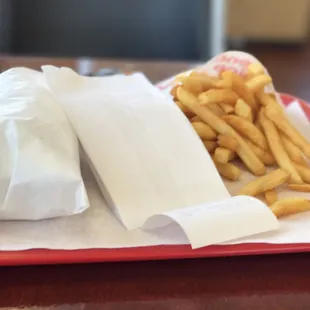 The fries have a great seasoning. Yum.