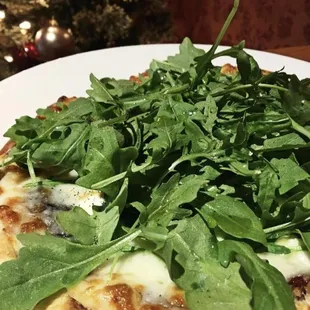 Fig &amp; Arugula Pizzetta / Goat Cheese and Truffle Oil