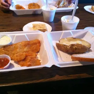 Fried fish &amp; shrimp combo!  I used the take out line!!