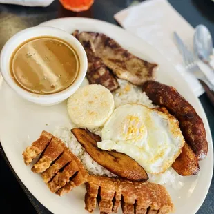 Bandeja paisa plate