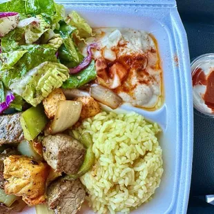 Combo plate is PAINFULLY DELICIOUS. Their white meat is flavorful and tender. Beef is scrumptious. Hummus is buttery smooth!