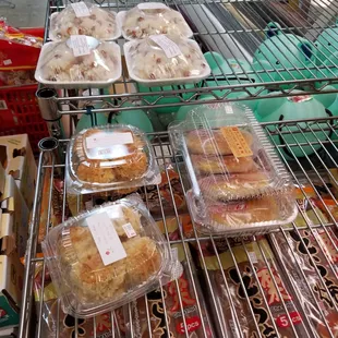Vietnamese appetizers and snacks