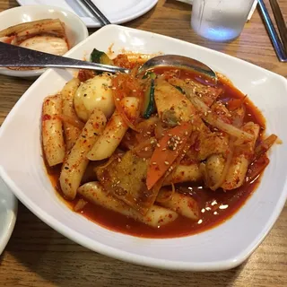 Spicy Rice Cake with Ramen Noodle