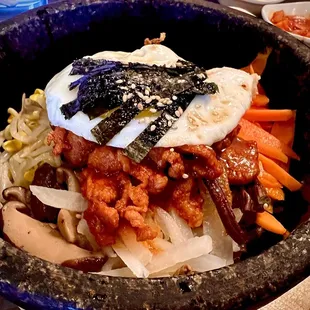017. Sizzling Bibimbop w/Spicy Pork