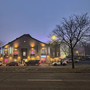 Front of the building on Washington..... head around to the back