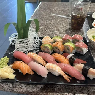 Platter Deluxe Sushi