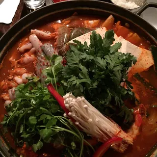 Seafood Hot Pot
