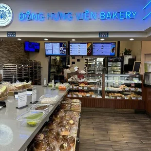 sushi and sashimi, interior