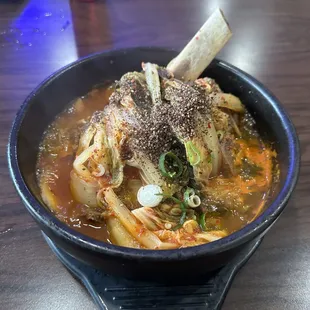 L11. Wanggalbi Ugegi Tang (cabbage and premium short ribs soup)