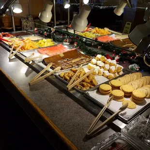 one of five buffet lines:  This one for desserts