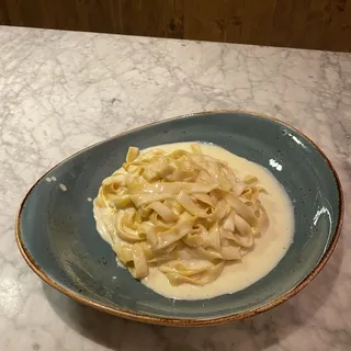 Fettuccine Alfredo