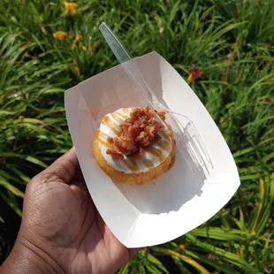 The Mitch : Vanilla icing with bacon &amp; carmel drizzle