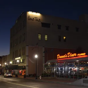 Donna&apos;s Diner