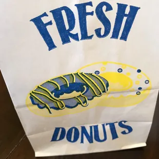 We tent to come here most weekends for Daddy Donuts.  Donna is so nice and you can tell she loves her customers.