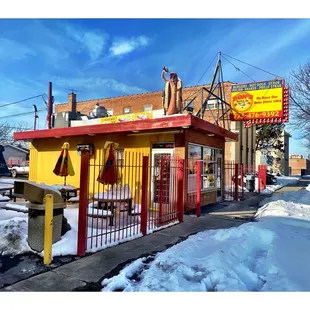 Don&apos;s Drive In. (W77th St / S Kedzie Ave) Chicago, IL Burgers Hotdogs Steak Philly Chicken Fish Italian Sandwiches Tamales Shakes . Cool!