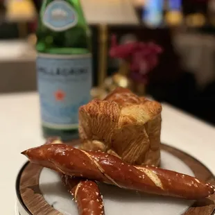 Black pepper pull apart bread and fresh pretzel