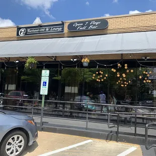 the outside of the restaurant