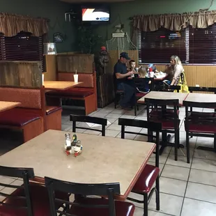 diners in a restaurant