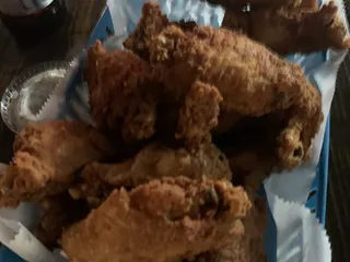Waylon's Bar