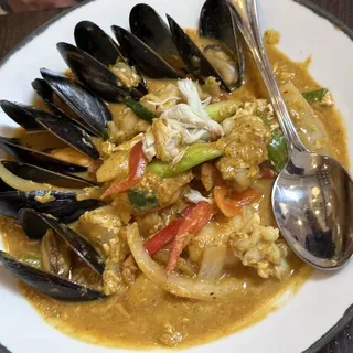 Stir-Fried Seafood with Curry Powder