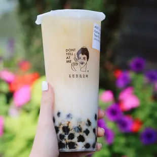 Osmanthus jasmine milk tea | (ig: @alisa.eats.food)