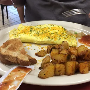 Denver Omlette (with ham).  Toast and homefries.