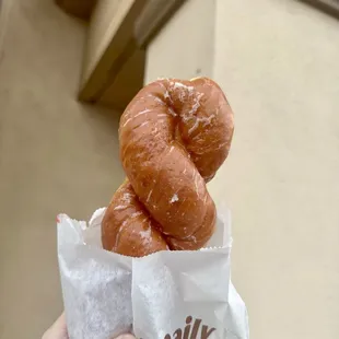 Glazed donut twist