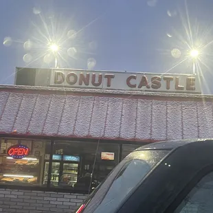 the front of a donut castle restaurant