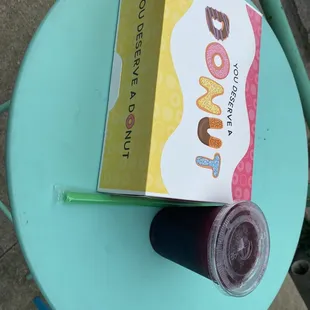 Strawberry Kiwi boba tea &amp; donuts