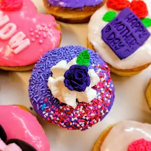 Mother&apos;s day donut 2022