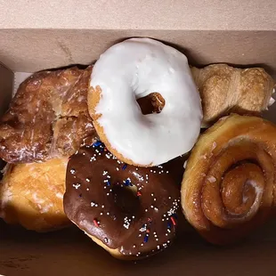 Apple Fritter  White Iced  Jelly Filled Honeybun  Chocolate  Cream Horn