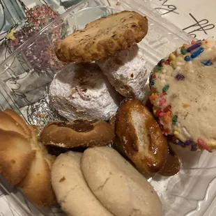Dozen of Mexican cookies $4.00