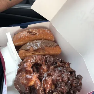 That Apple fritter thoughhhhh
