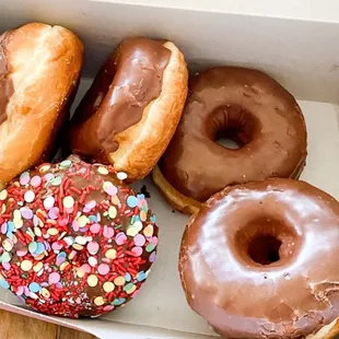 dough desserts, food, donuts