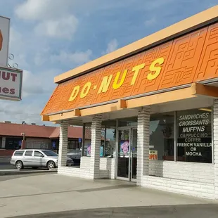 the front of a donut shop