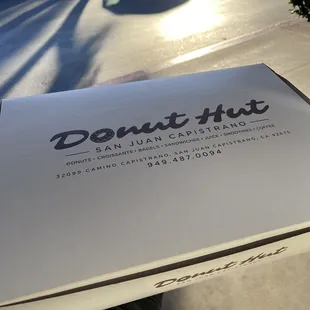 They finally upgraded their box and it's so stinking cute !