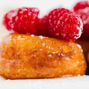 White Chocolate Raspberry - Fresh sliced raspberries, white chocolate icing, freshly made vanilla whipped cream, powdered cane sugar.