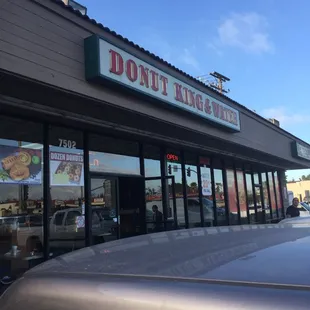 Donut "King" and Water