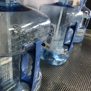 Open 24/7 !!! If you need water last minute thing, this the place