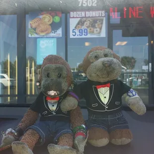 Me &amp; my bro "G" at donut shop again taking dz 2 our friends.