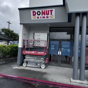 Coming soon (space previously occupied by Kenko-Ya (between Pho My Vi and Central Pacific Bank)