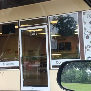 As of Wednesday, August 9, 2017--Donut Land is VERY MUCH OPEN! It is delicious.