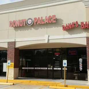 the front of a donut palace