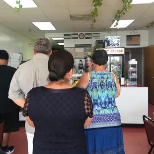 Pre church crowd by 9am!