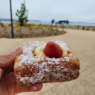 Vanilla cronut at the sf presidio pop up