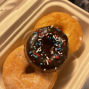 Sugar, birthday cake, and glazed