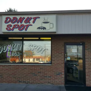 Store front in shopping plaza